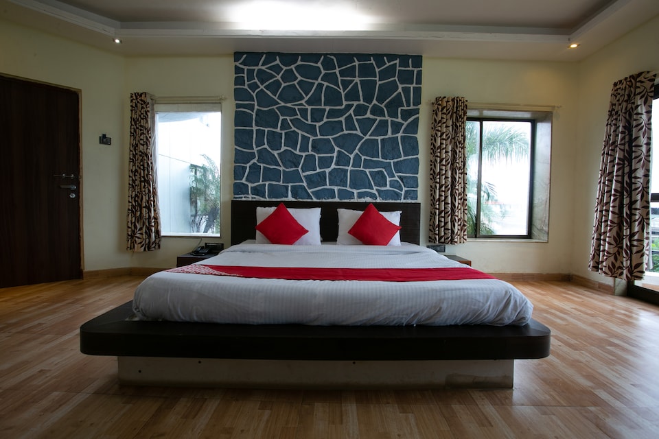 OYO 46154 Symphony Lakeview Resorts Limited, Igatpuri, Igatpuri