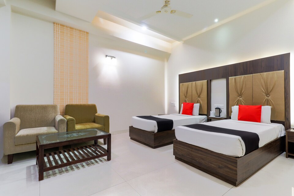 Capital O 46159 Hotel Golden Fortune, Azamgarh, Azamgarh