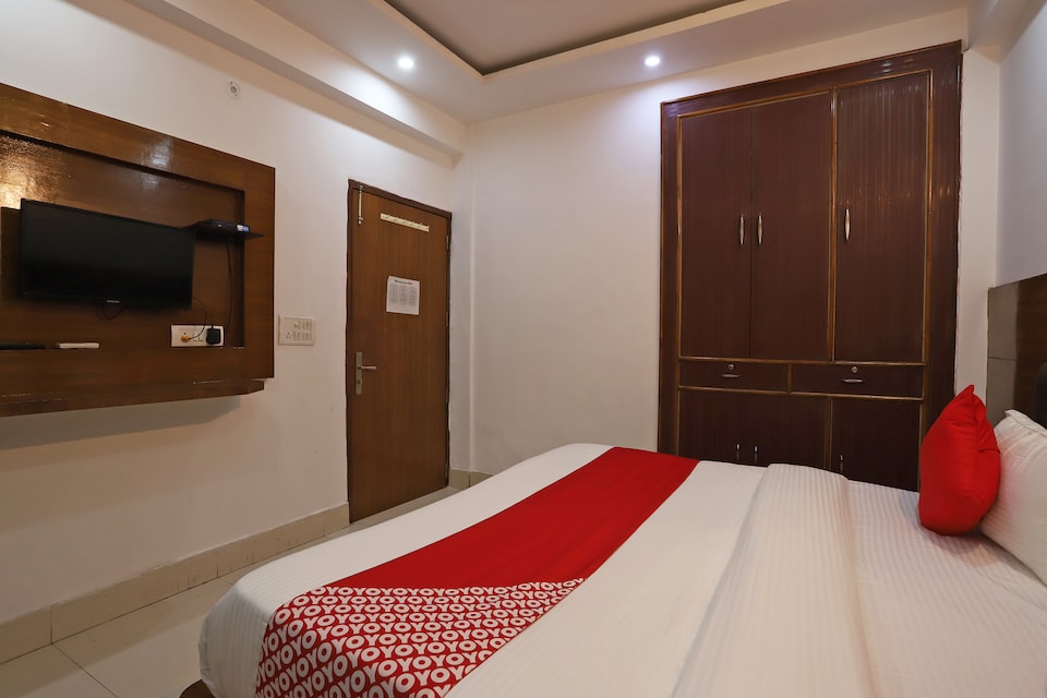 HOTEL O CLASSIC, Airport Delhi, Delhi Transit