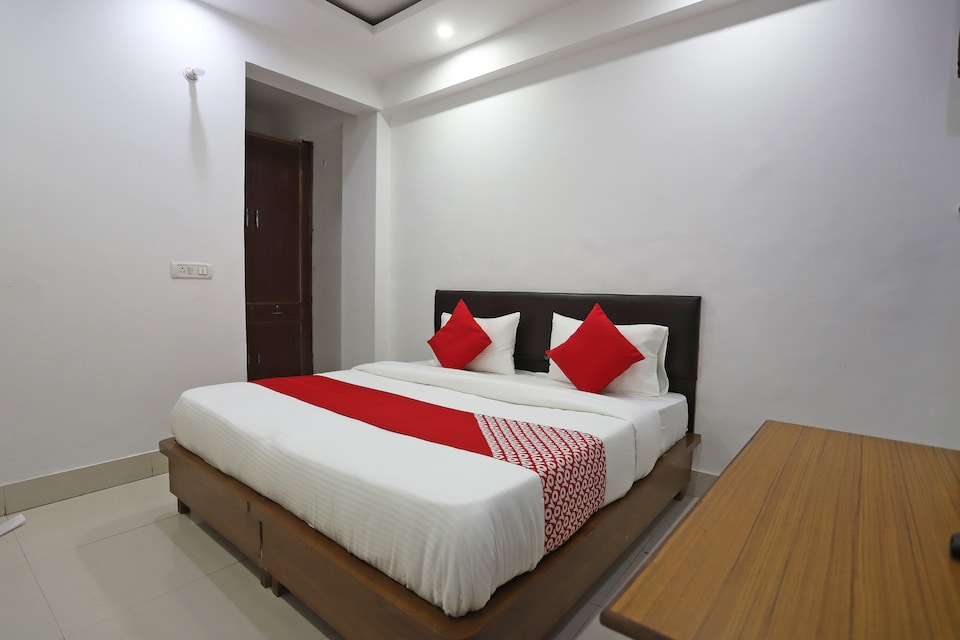 HOTEL O CLASSIC, Airport Delhi, Delhi Transit