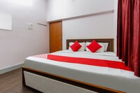 OYO 46169 Apple Holidays Inn 