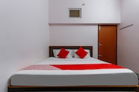 OYO 46169 Apple Holidays Inn 