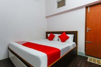 OYO 46169 Apple Holidays Inn 