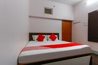 OYO 46169 Apple Holidays Inn 