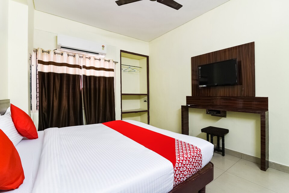 OYO 46172 Jayasree Dolphin Grand, Kurnool-II, Kurnool