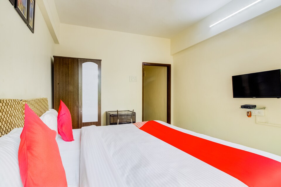 OYO 46203 New Pinnacle Service Apartments , Mumbai Airoli-Vashi, Mumbai
