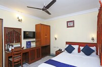 OYO Hotel Camac Plaza Near Birla Mandir