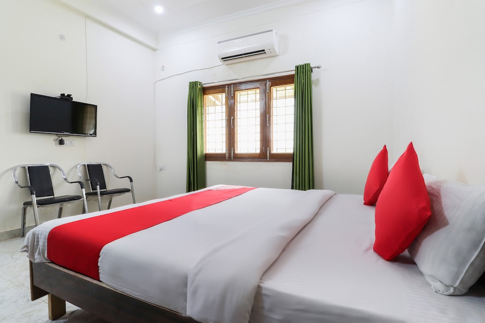 OYO 46216 Roister Home Stay, Gomti Nagar Extension Lucknow, Lucknow