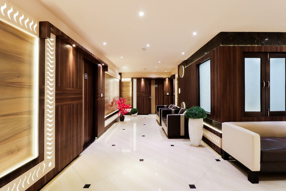 Capital O 46218 Royal Cottage, Swaroop Nagar Kanpur, Kanpur