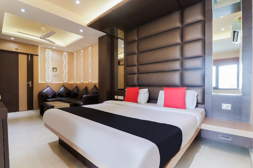 Capital O 46218 Royal Cottage, Swaroop Nagar Kanpur, Kanpur