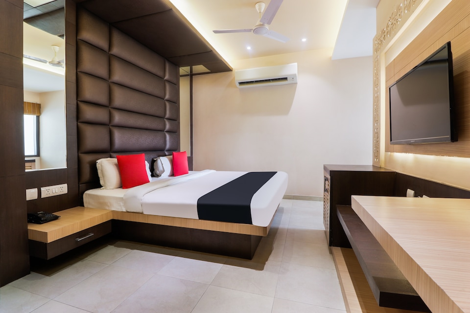 Capital O 46218 Royal Cottage, Swaroop Nagar Kanpur, Kanpur