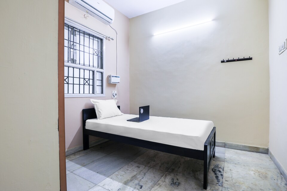 OYO LIFE CHN1004 Anna Nagar, Anna Nagar Chennai, Chennai