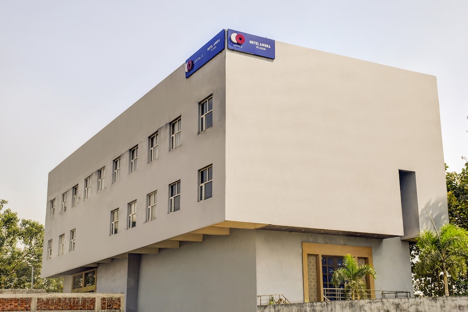 Capital O 46236 Hotel Amora, Durg, Bhilai