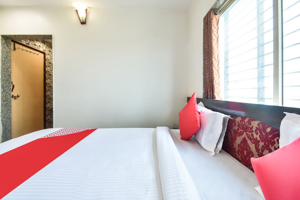 OYO Hotel Neem Palace, Shirdi, Shirdi