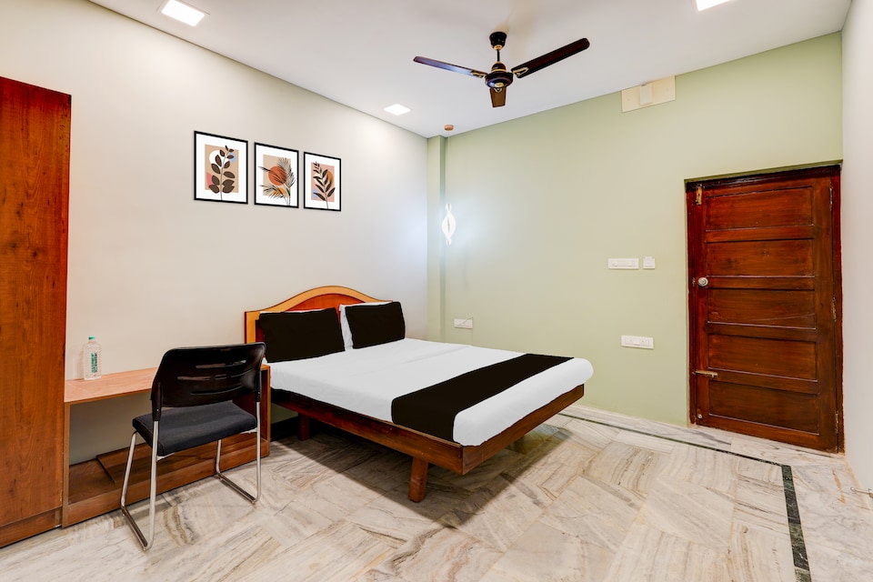 Super Collection O Vadapalani Formerly Mahalakshmi Inn, Arumbakkam, Chennai