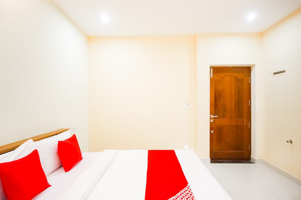 OYO 46320 Avs Mahal , Thiruthani, Thiruthani