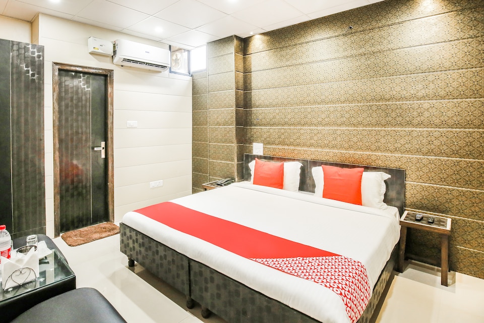 OYO Anand Shri, Zirakpur, Zirakpur