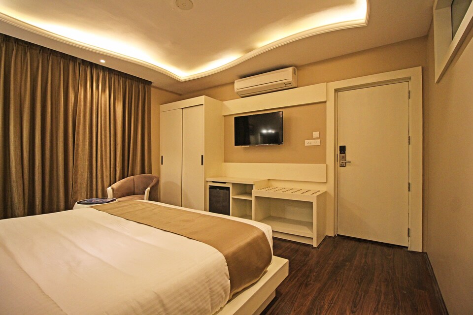 OYO Hotel Spring Hills, Rajbagh Srinagar, Srinagar