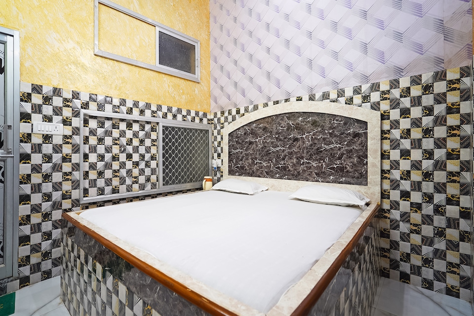 OYO 46332 R K Guesthouse & Restaurant, Mathura, Mathura