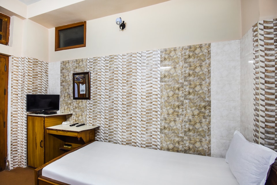 SPOT ON 46335 Hotel Plaza, Krishnanagar, Krishnanagar