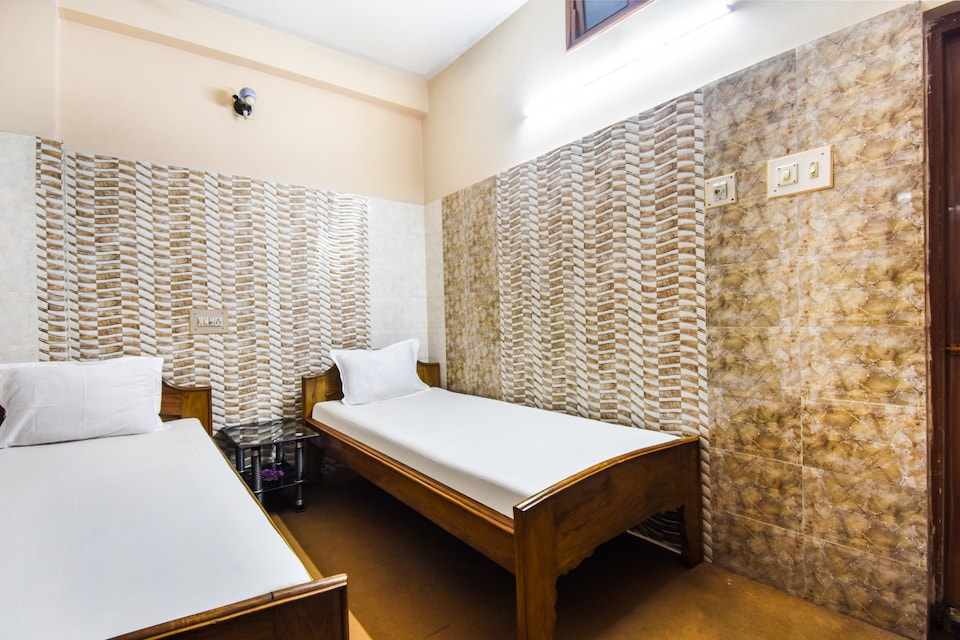 SPOT ON 46335 Hotel Plaza, Krishnanagar, Krishnanagar