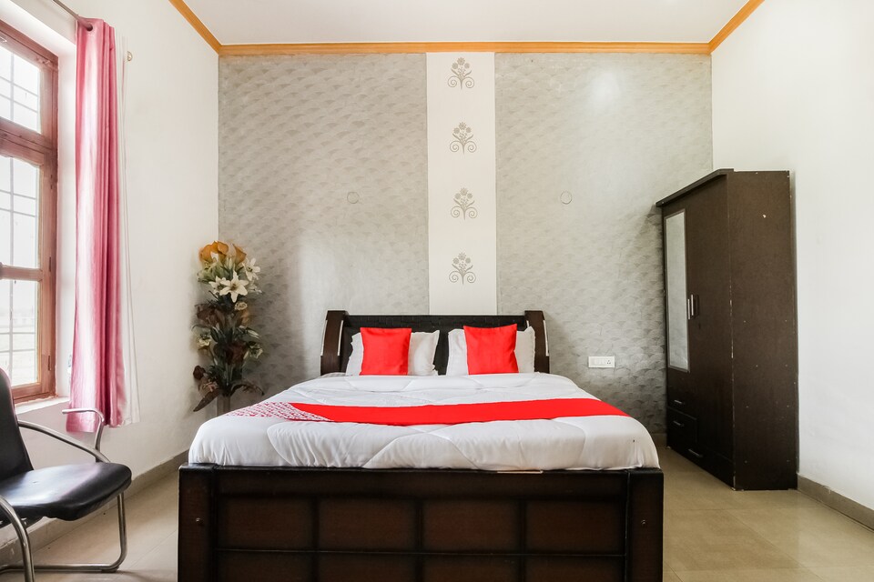 OYO 46340 Hotel Dev 2, G L A University Vrindavan, Vrindavan