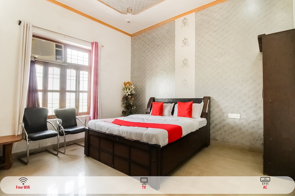 OYO 46340 Hotel Dev 2, G L A University Vrindavan, Vrindavan