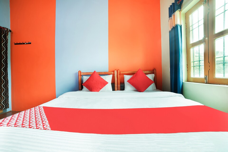 OYO 46348 Hotel Lake Side, Kausani, Kausani
