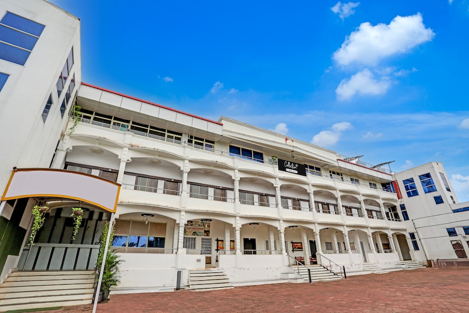 Collection O Guna Railway Junction Formerly Shanti Heritage, Guna, Guna