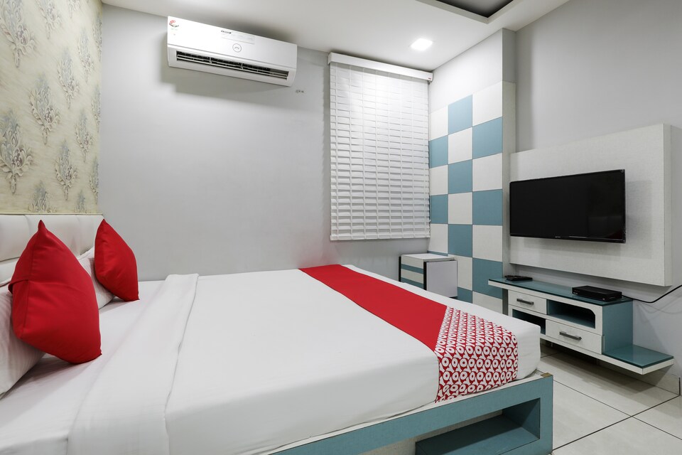 OYO 46354 Hotel In And Out, Guna, गुना