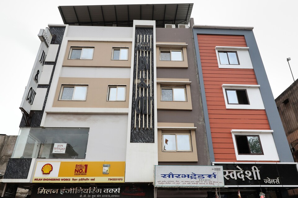 OYO 46354 Hotel In And Out, Guna, गुना