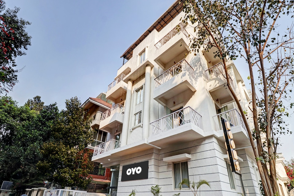 Capital O White Mg Near Sri Someshwara Swami Temple, MG Road Bangalore, Bangalore