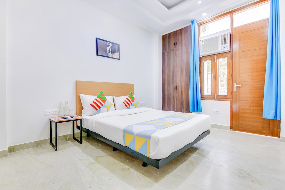 OYO 46357 Elegant Stay Fortis Hospital, Noida City, Noida