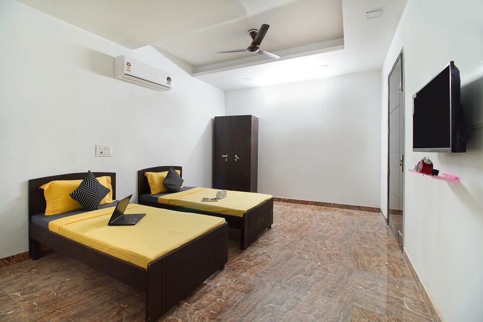 OYO LIFE GRG1613 Golf Course Rd, Golf Course Road, Gurgaon