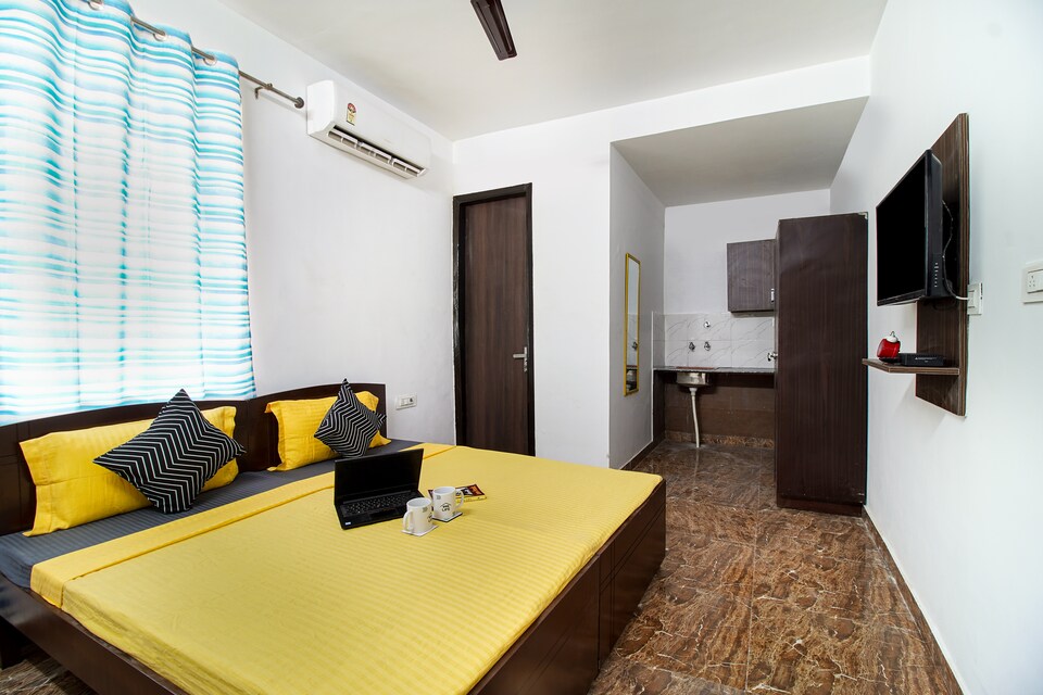 OYO LIFE GRG1613 Golf Course Rd, Golf Course Road, Gurgaon