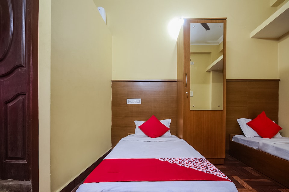 OYO 46399 Arabian Lodge, Bendoorwell Mangalore, Mangalore