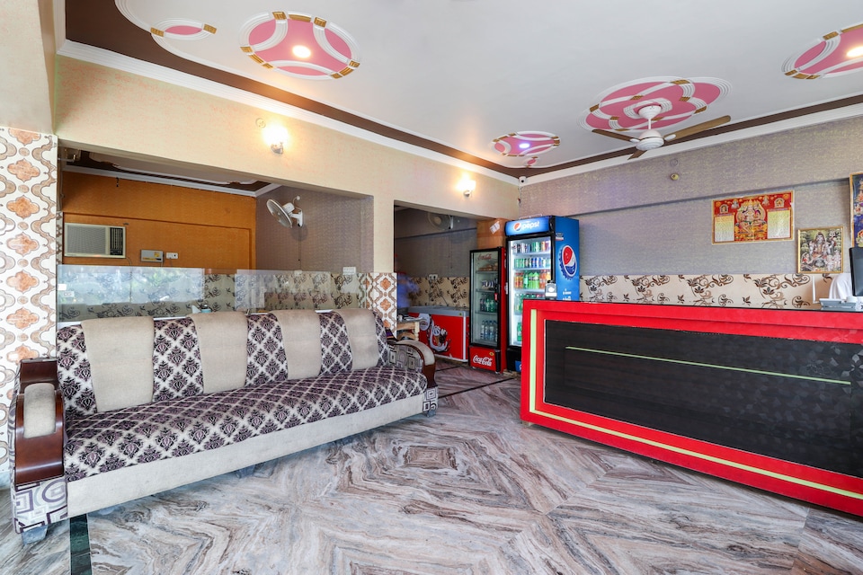 OYO 46403 A Aryan Family Restaurant Lawn & Hotel, Alambagh Lucknow, Lucknow