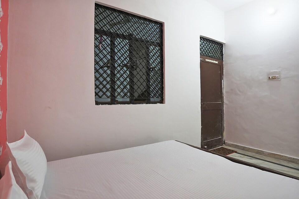 SPOT ON 46406 Ansh Villa, Fatehabad Road, Agra