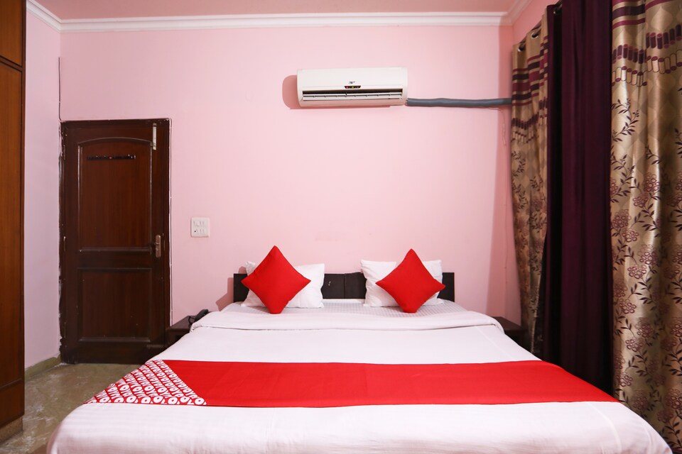OYO 46411 Hotel Lotus View , Noida City Metro, Noida