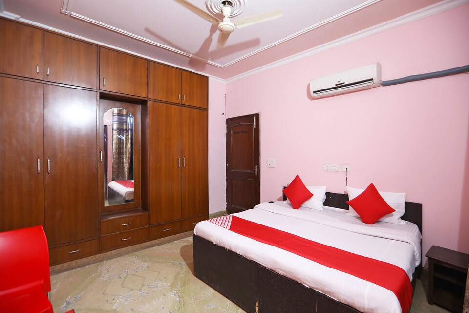OYO 46411 Hotel Lotus View , Noida City Metro, Noida
