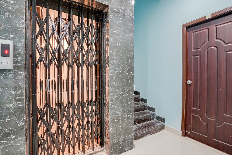 OYO 46419 Moon Light Hospitality, Gachibowli-II, Hyderabad