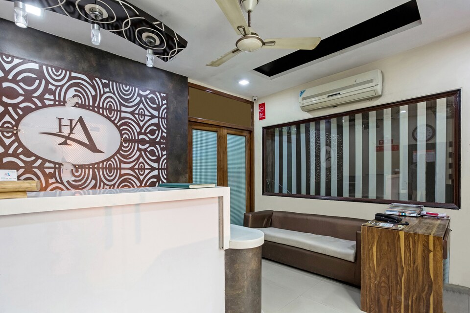 OYO Hotel Adore Palace, Mumbai International Airport, Mumbai