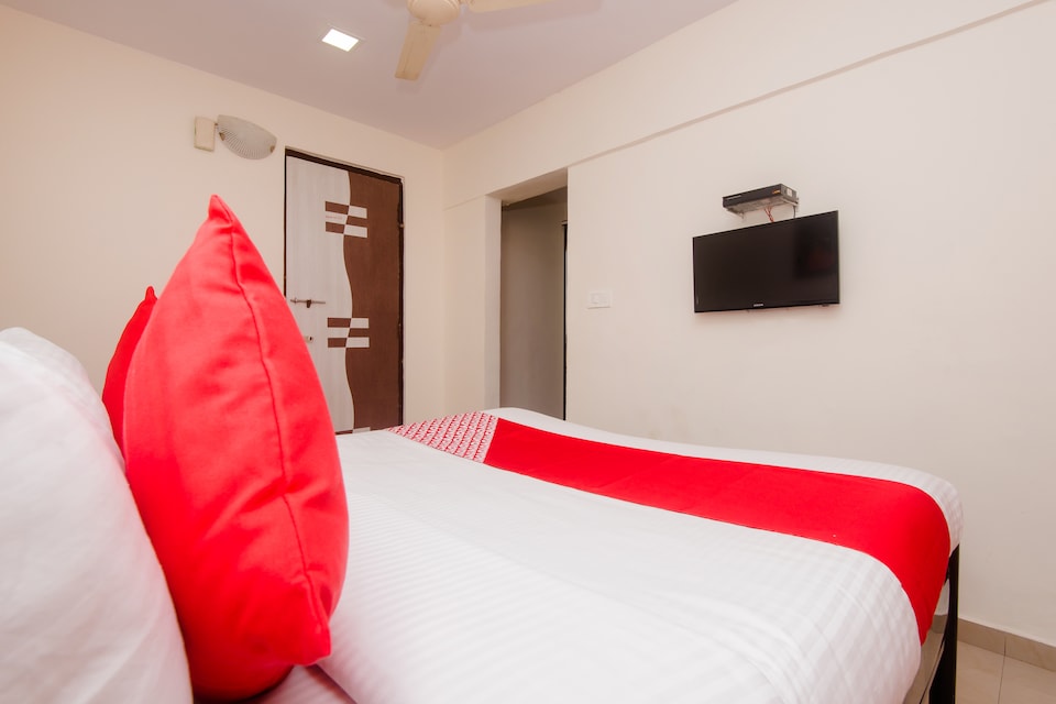 OYO Flagship Hotel Sarang Heritage, Mumbai Airoli-Vashi, मुंबई