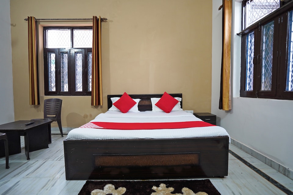 OYO 46425 Krishna Vedanand Residency, Greater Noida, Noida