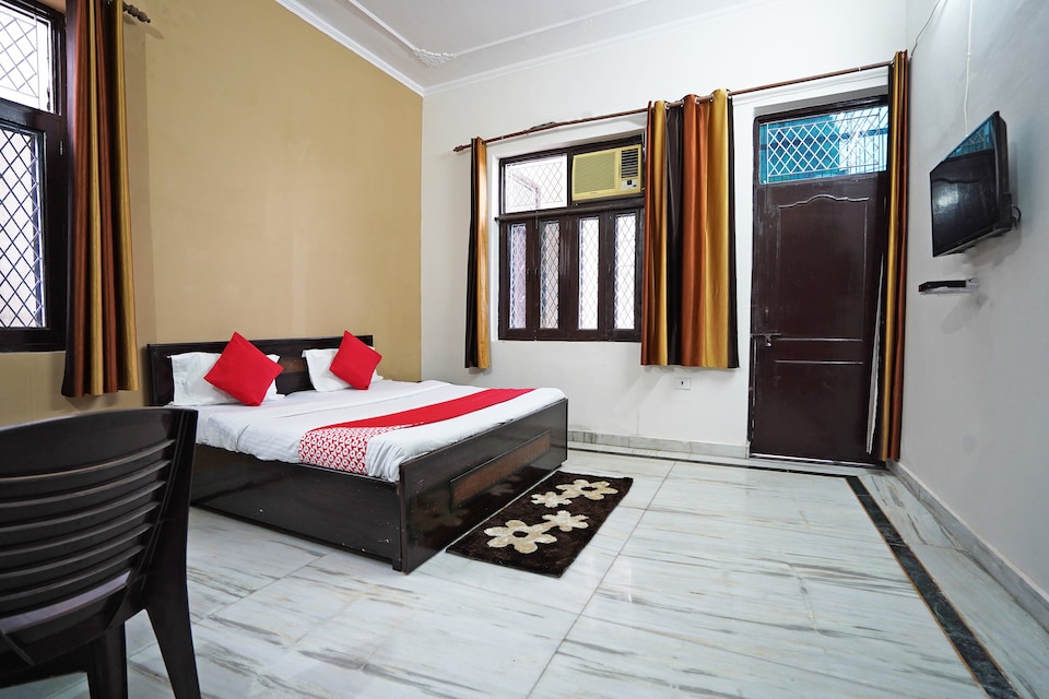 OYO 46425 Krishna Vedanand Residency, Greater Noida, Noida