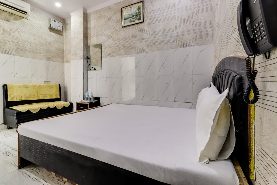 SPOT ON 46439 Hotel Maa Ka Ashirwad , Charbagh Lucknow, Lucknow