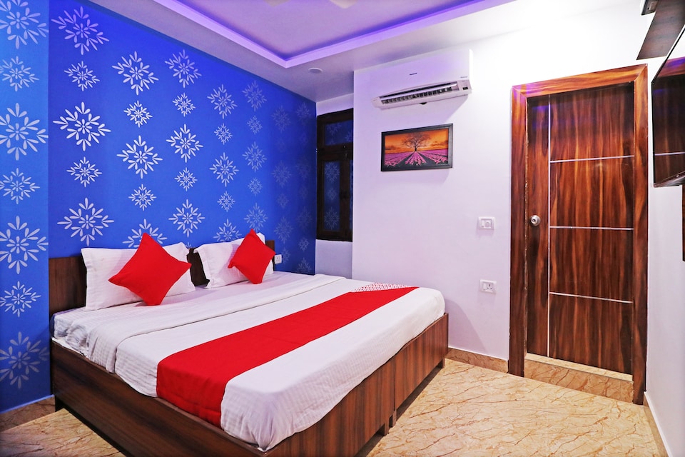 OYO 46446 Madho Palace, Airport Delhi, Delhi Transit