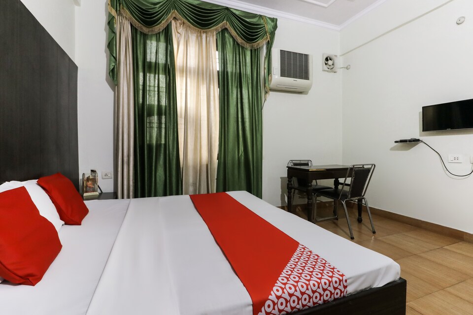 OYO 46451 Hotel City Palace Restaurant & Bar, Kichha, Rudrapur