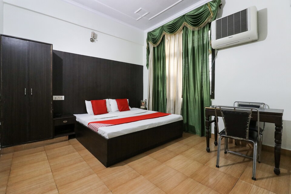 OYO 46451 Hotel City Palace Restaurant & Bar, Kichha, Rudrapur