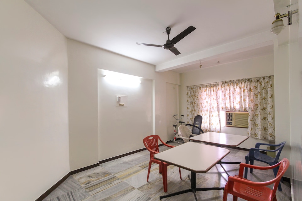 SPOT ON 46464 Devaa Hotel, Railway Station Coimbatore, Coimbatore